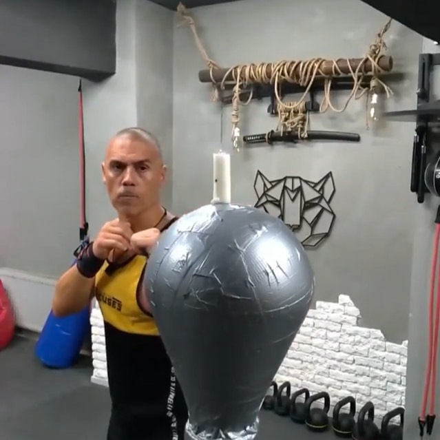 #martialart #martialartist #karate #kickboxing #kickboxer #muaythai #taekwondo #mma #ufc #selfdefance #fighter #training #crossfit #yoga #barbarosozeller #fightlikeabeast #facekick #gotkickpics #inyourfacekicks #beskick #nevergiveup #flykick
